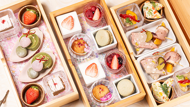 春のアフタヌーンティー【苺とフランス産チョコレートのパフェ付】